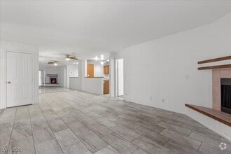 Building Photo - 2623 S Durango Dr