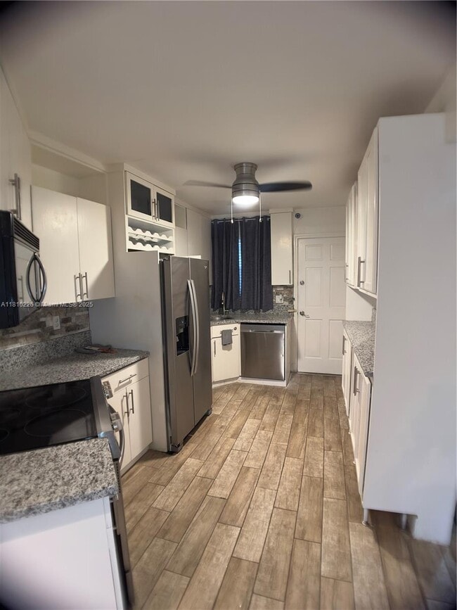 Foto del edificio - 2225 NE 123rd St