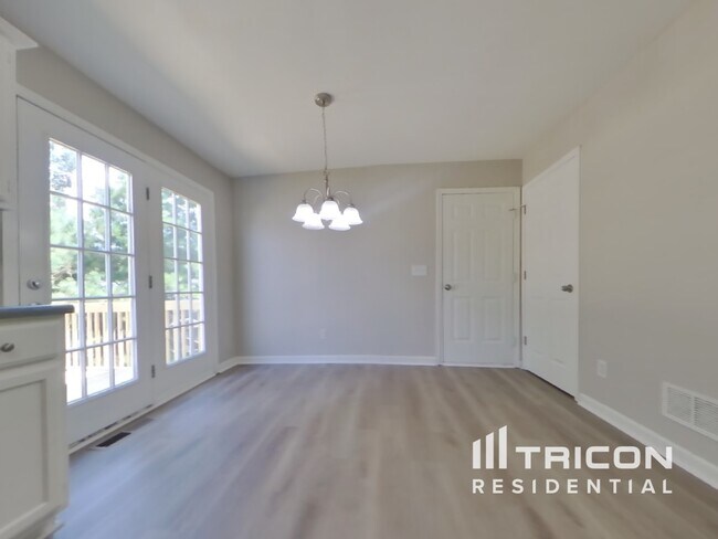 Foto del edificio - 504 Hillcrest Cross Rd