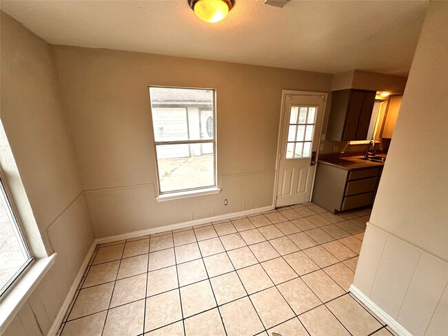 Building Photo - 1209 Glenn Ave