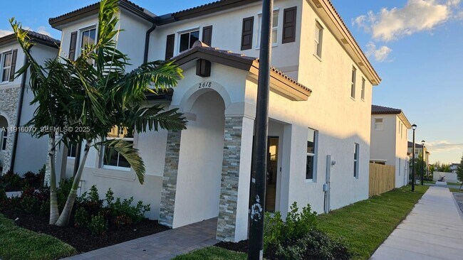 Foto del edificio - 2618 SE 27th Ct