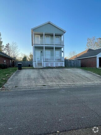 Building Photo - 105 Tomlinson Dr