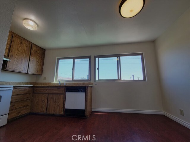 Foto del edificio - 17628 Alburtis Ave