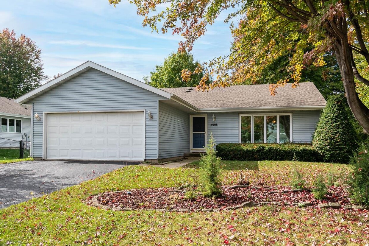 Foto principal - 5008 Marsh Rd