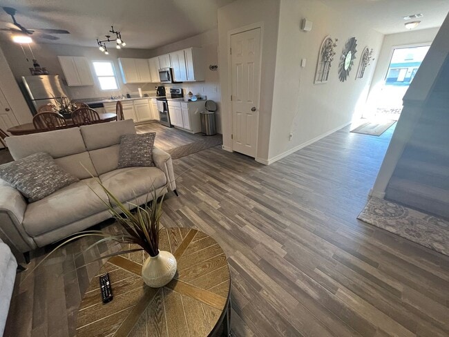 Foto del edificio - 3BR Fully Furnished Vacation Rental Utilit...