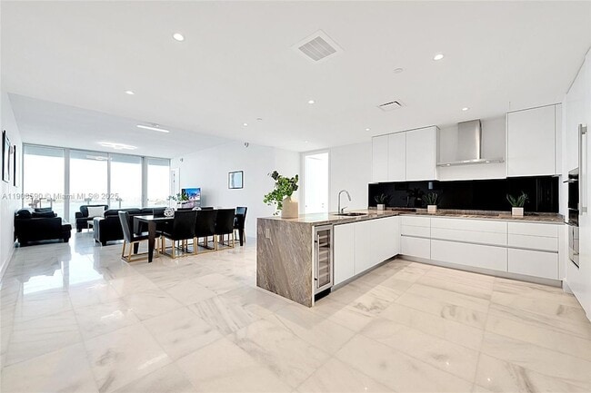 Photo - 700 NE 26th Terrace Apartment