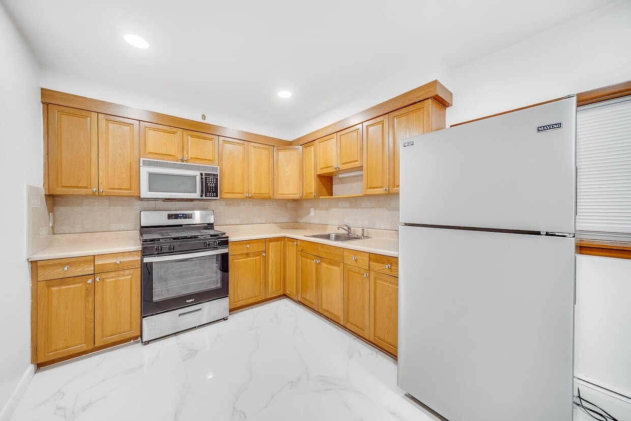 214 8th St, Fairview, NJ 07022 House Rental in Fairview, NJ