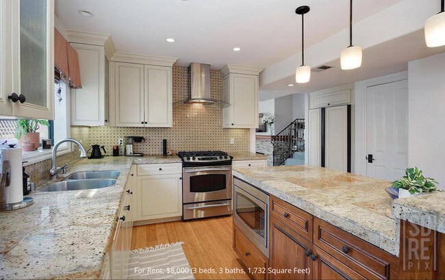 Building Photo - 454 3rd St