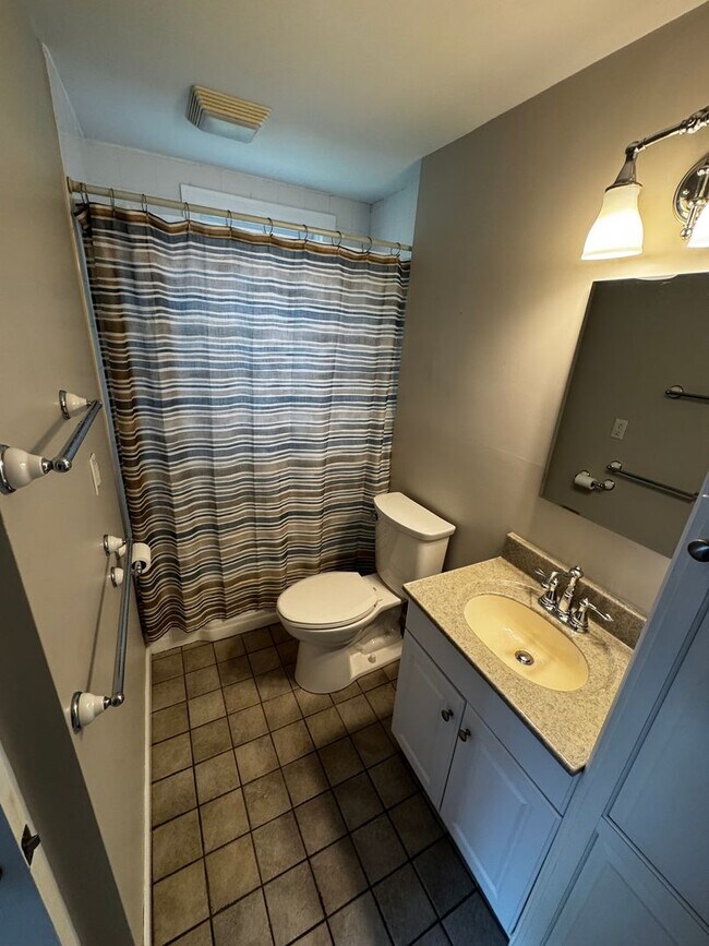 Foto del edificio - Well maintained one bedroom condo in Chelmsford