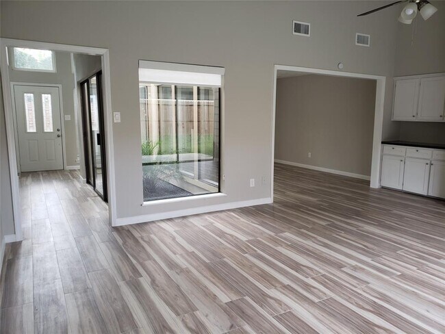 Foto del edificio - 9122 Chesney Downs Dr