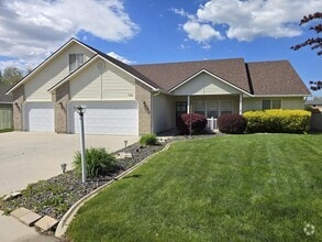 Building Photo - 1728 W Greenhead Dr