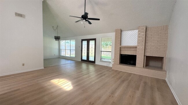 Foto del edificio - 9826 Chiselhurst Dr