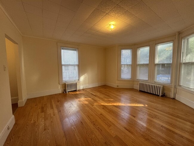 Building Photo - 379 Harvard St