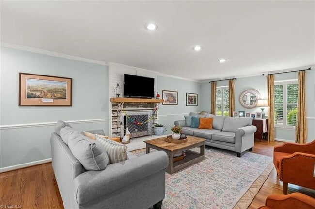 Foto del edificio - Beautiful Updated Home for Rent in New Irv...