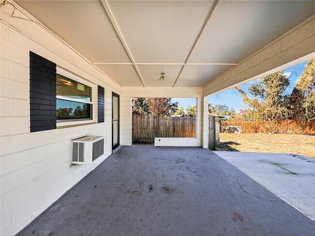 Foto del edificio - 2304 Country Club Rd