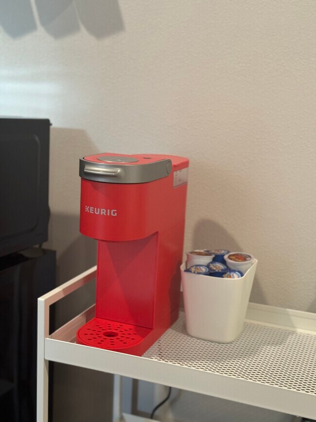 Building Photo - 5827 Rose Ave