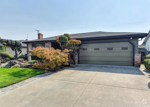 Building Photo - 2609 Fernandez Dr