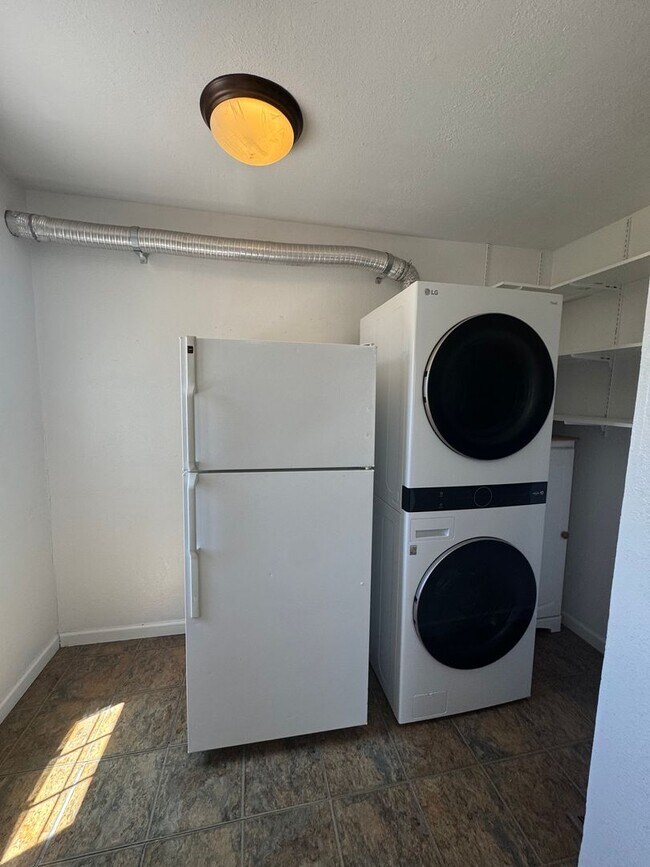Foto del edificio - 2 bed 1 bath house in great neighborhood -...