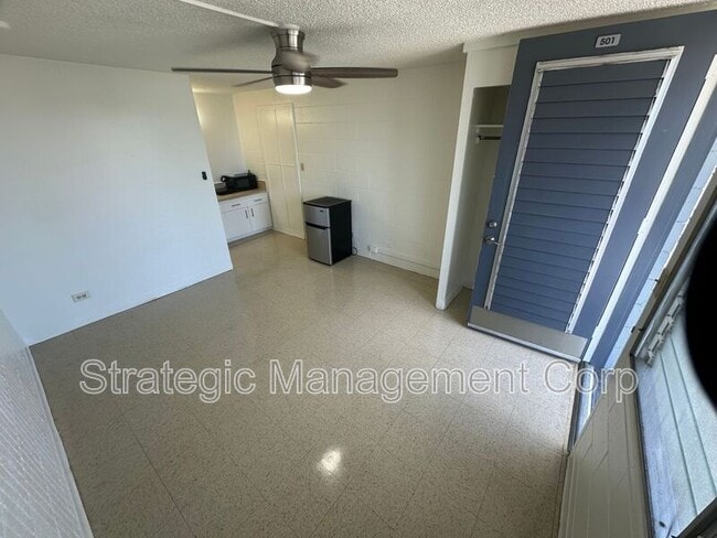 Building Photo - 1301 Lusitana St
