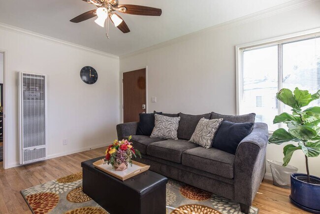 Foto del edificio - 432 N Lomita St