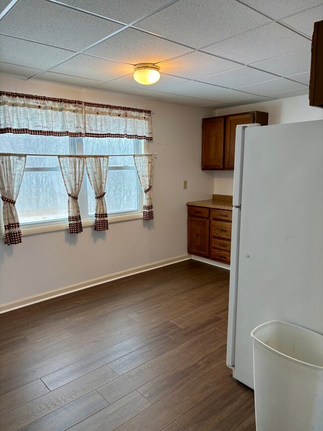 Building Photo - Roberts