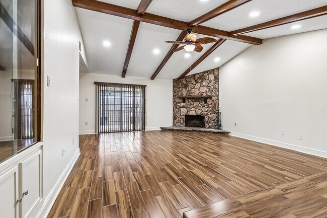 Foto del edificio - 1501 Somerset Pl