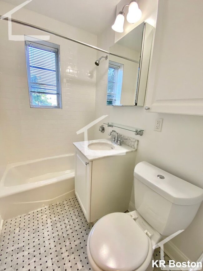 Building Photo - No Brokers Fee, No Security Deposit, Heat,...