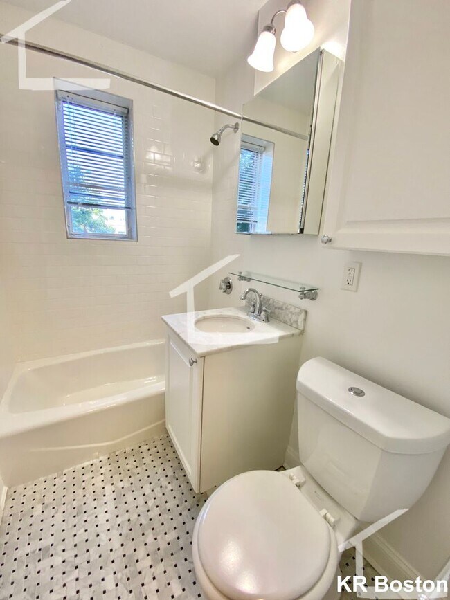 Foto del edificio - No Brokers Fee, No Security Deposit, Heat,...