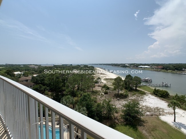 Foto del edificio - 13928 River Rd