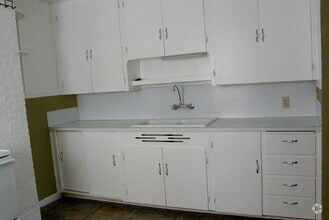 Building Photo - 1421 Maple St