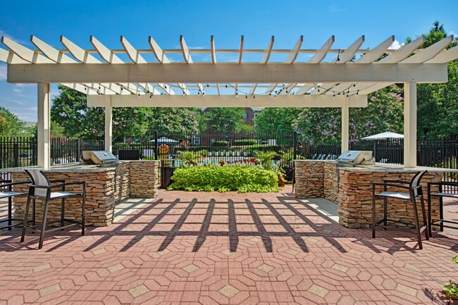 Outdoor Area - Halstead Centreville