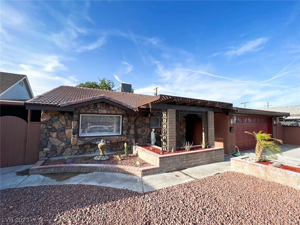 Primary Photo - 5412 Doe Ave