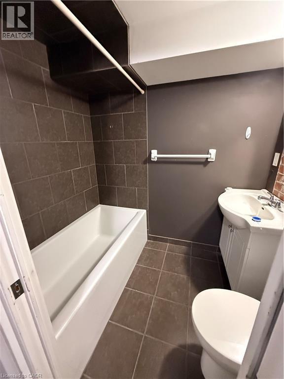 Building Photo - 947 Main St E