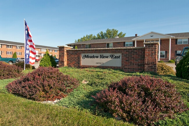 Building Photo - Meadow View East