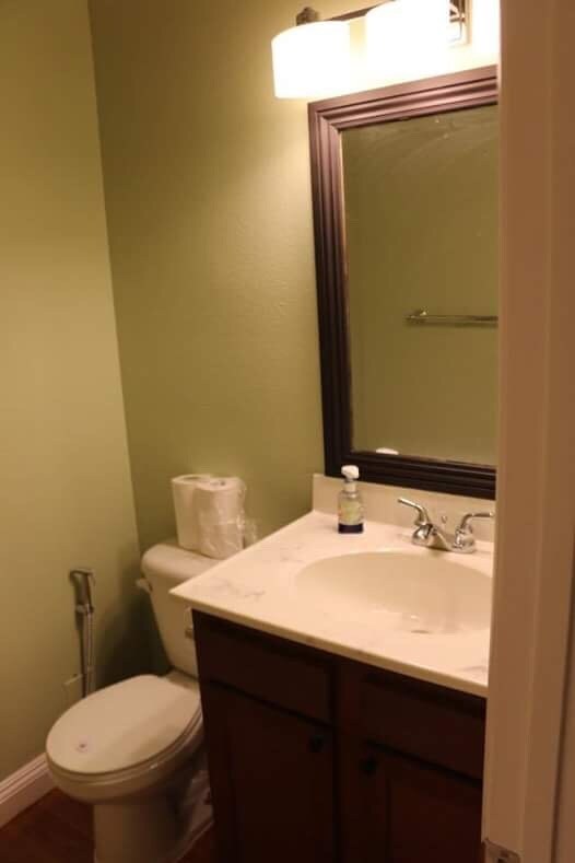 Half Bathroom downstair - 10 Remington
