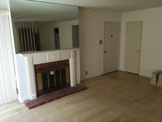 Living Room - 57 Oakmont Dr
