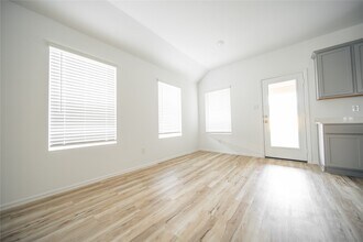 Building Photo - 2615 Olivine Stone Dr