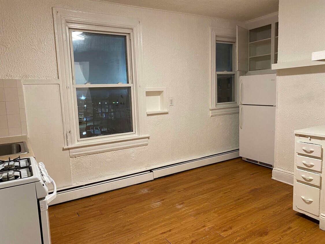 Primary Photo - 815 7th St