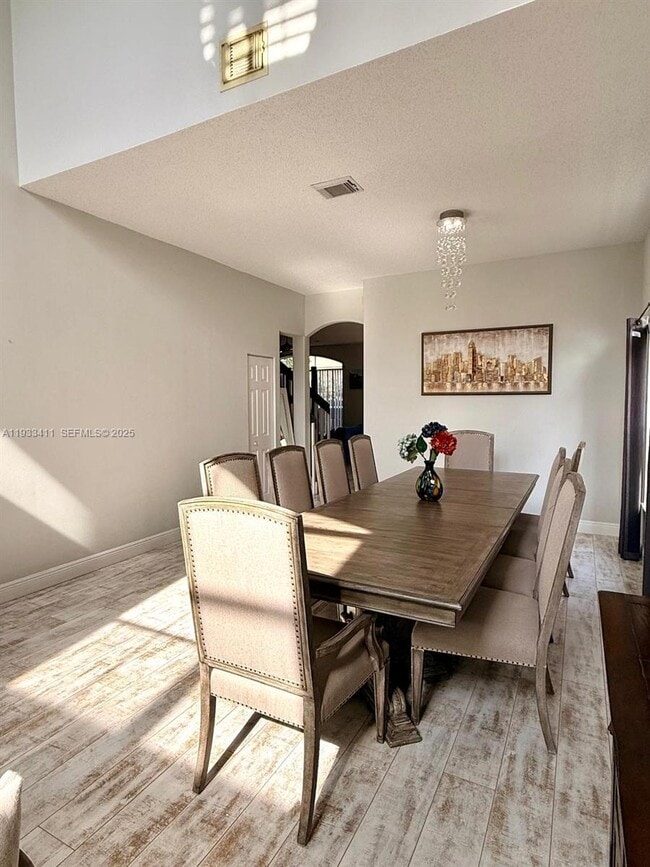 Foto del edificio - 3729 SW 51st St