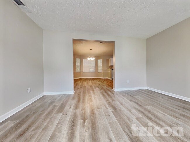 Foto del edificio - 5950 Crescent Ridge Ct