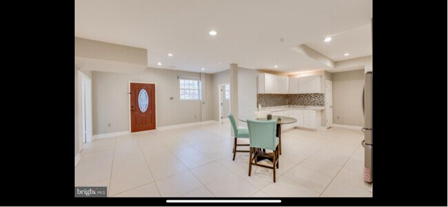 Foto del edificio - 7320 Bradley Blvd