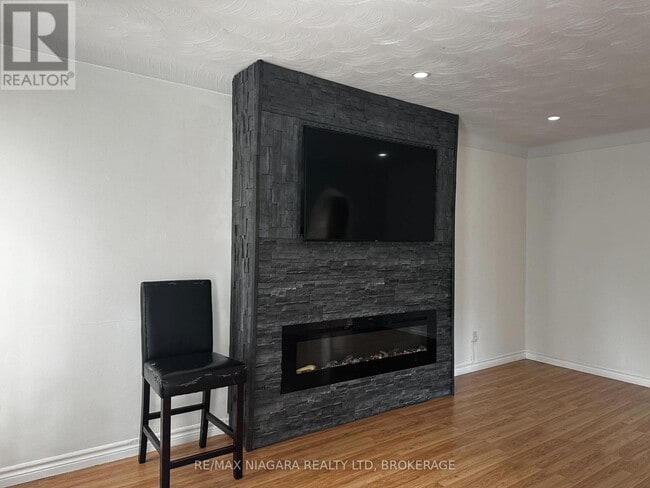 Building Photo - 43A Beachaven Dr
