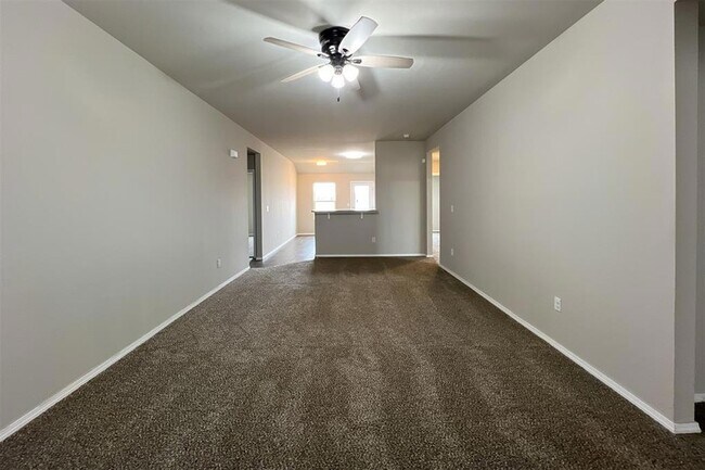 Building Photo - 4301 Driftwood Dr