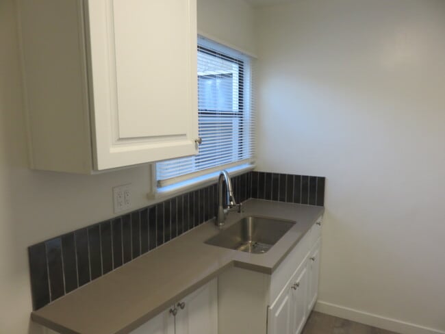 Building Photo - 508 Allen Ave