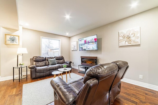 Photo du bâtiment - 30 Winding Way