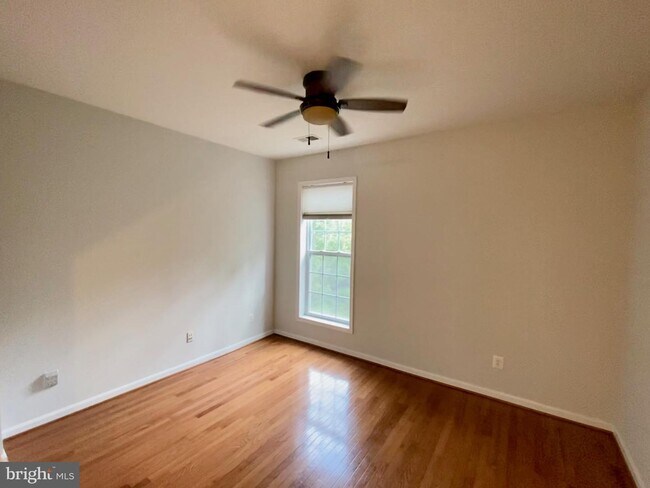 Building Photo - 24635 Rosebay Terrace