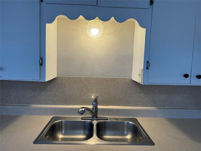 Foto del edificio - 6812 NW 37th St