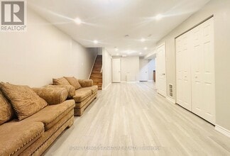 Building Photo - 3863 Skyview St