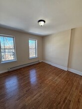 Building Photo - 126 S William St