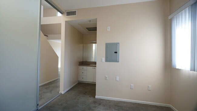 Foto del edificio - 922 W 23rd St